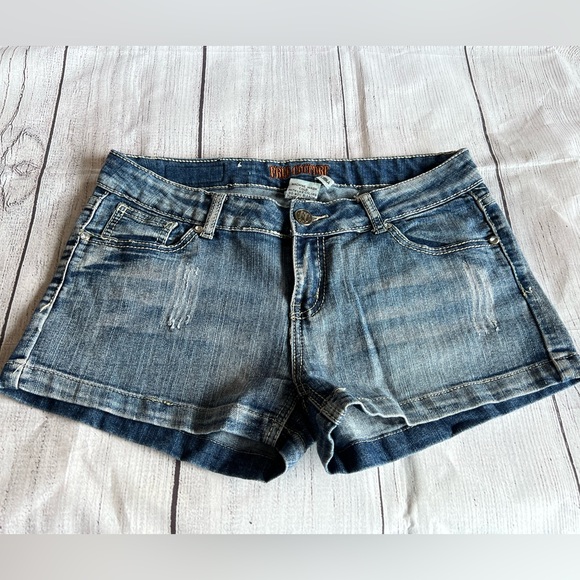 Ladies Embellished Jean Shorts with Button Pockets - Picture 3 of 7